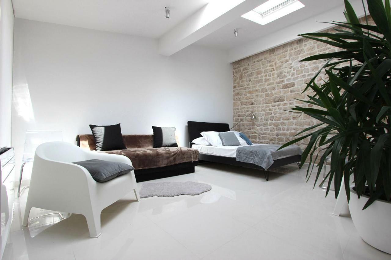4K Centre Apartment Zara Esterno foto