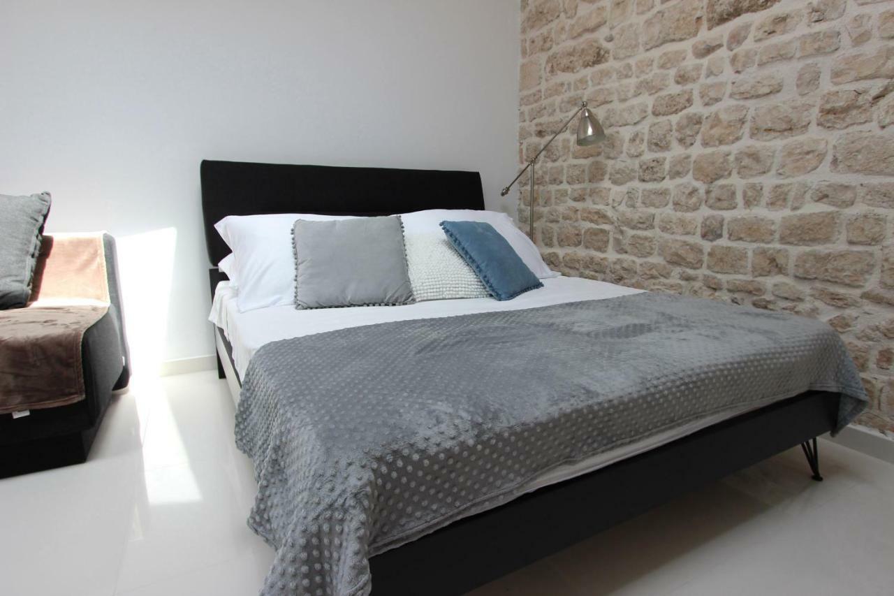 4K Centre Apartment Zara Esterno foto
